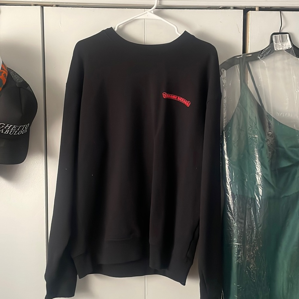Chrome heart crew neck.